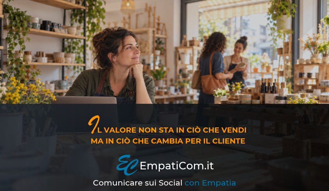 Piccola imprenditrice nel proprio negozio riflette sul valore percepito dai clienti e sui risultati offerti dalla sua attività.
